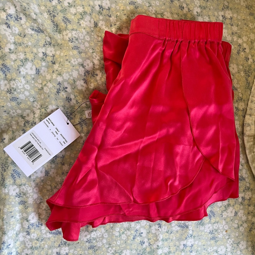 Lunya washable silk tulip-back set in rapturous flamingo - Picture 2 of 5